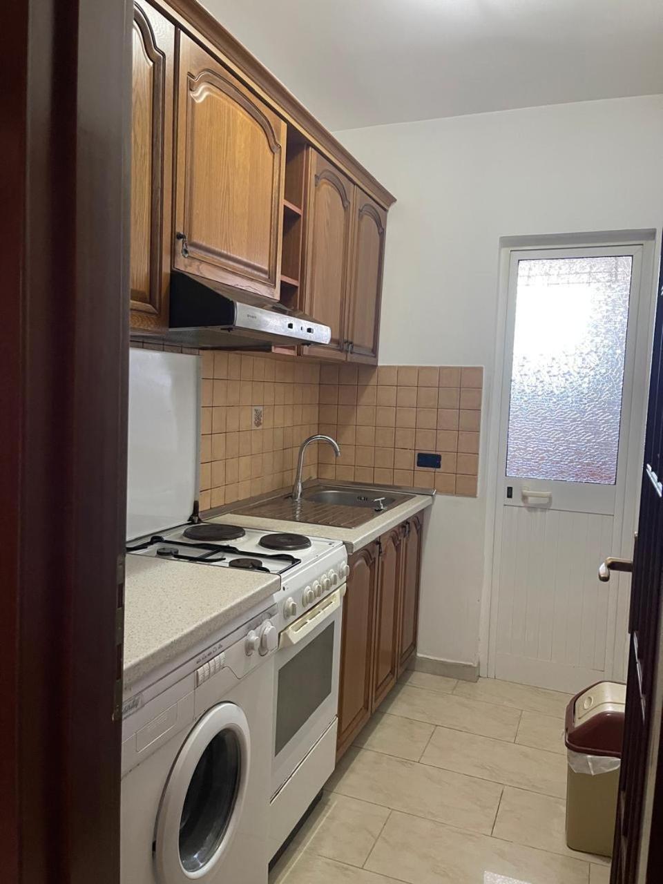 Toptani Center Apartment Tirana Bagian luar foto