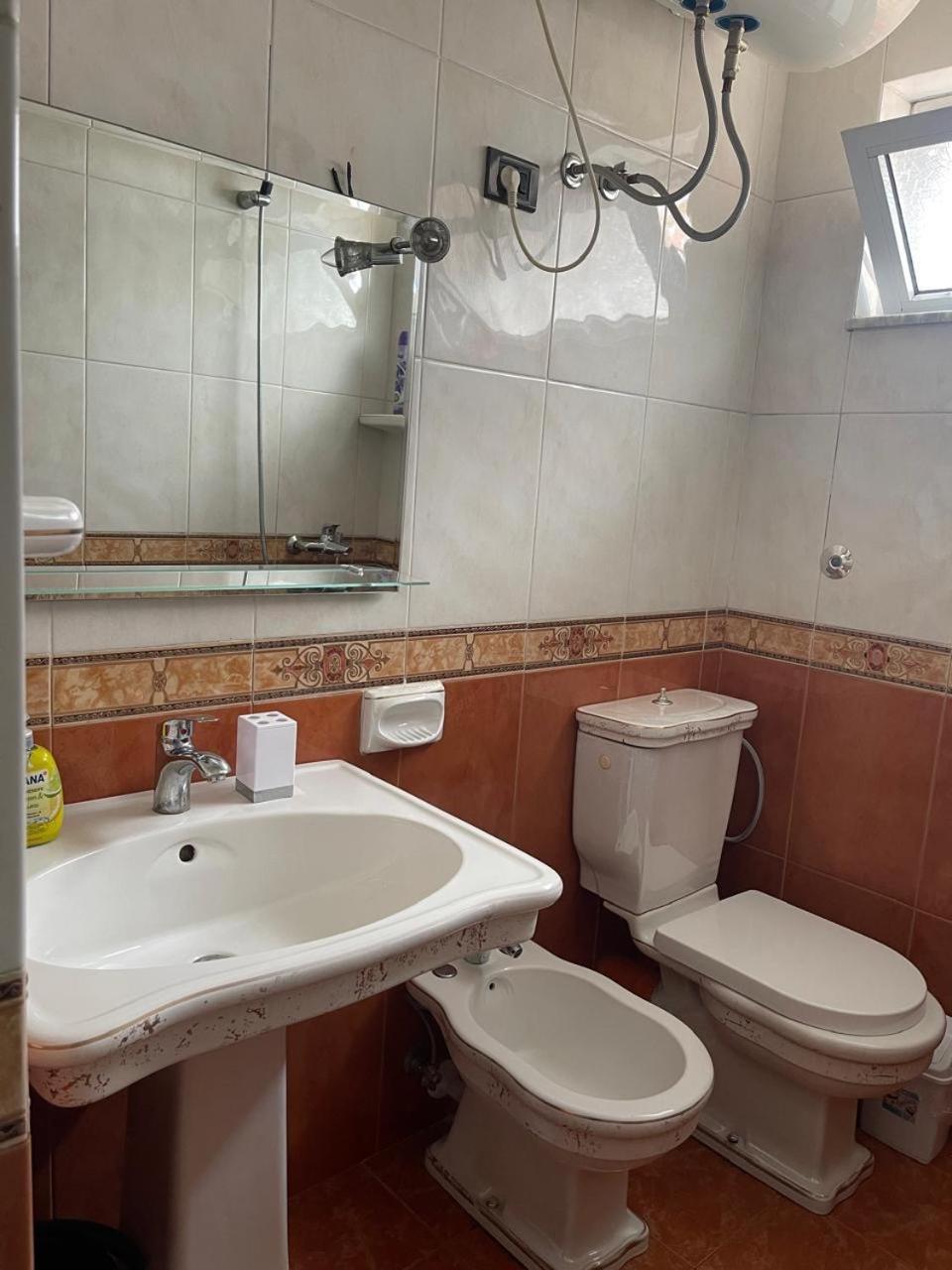 Toptani Center Apartment Tirana Bagian luar foto