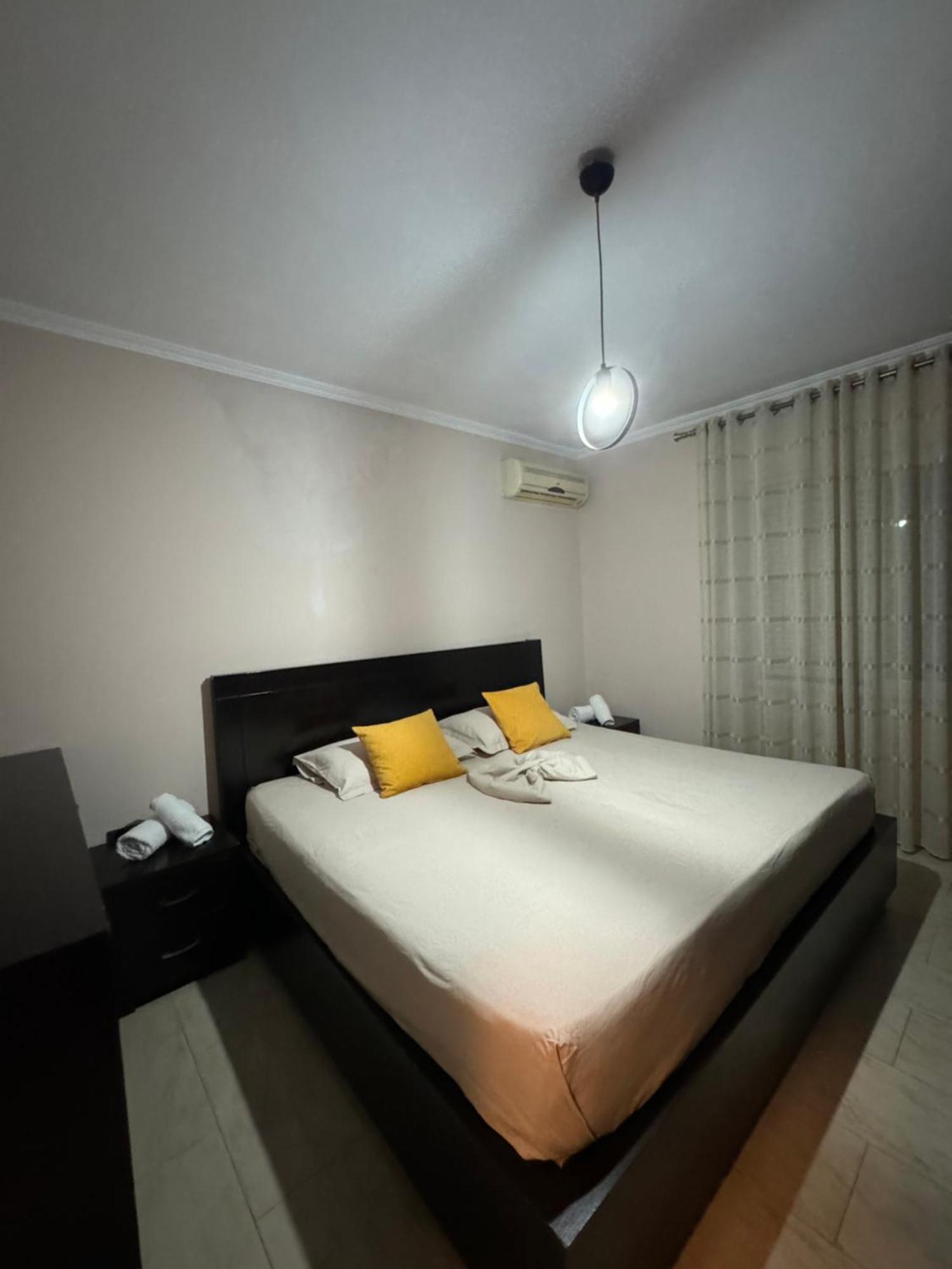 Toptani Center Apartment Tirana Bagian luar foto